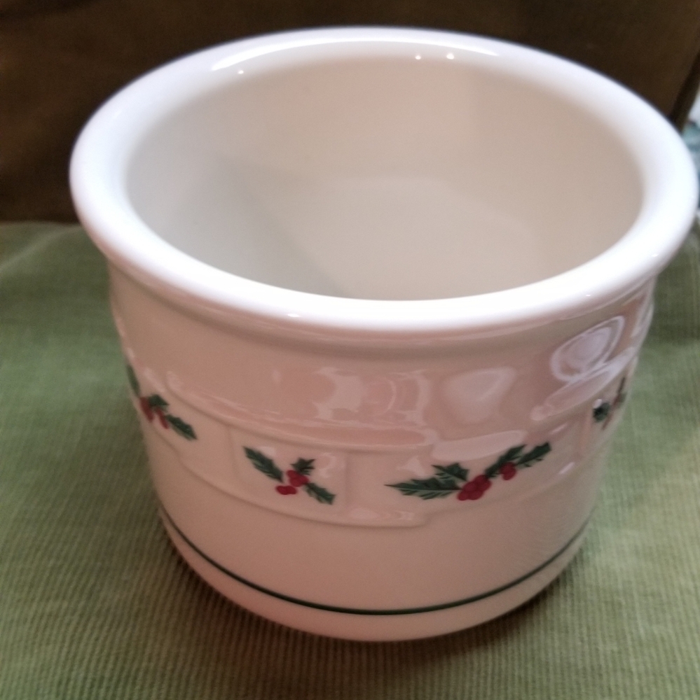 Longaberger Christmas Crock